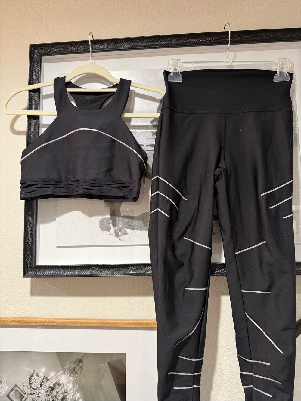 Alo Yoga legging & bra set - Picture 5 of 8